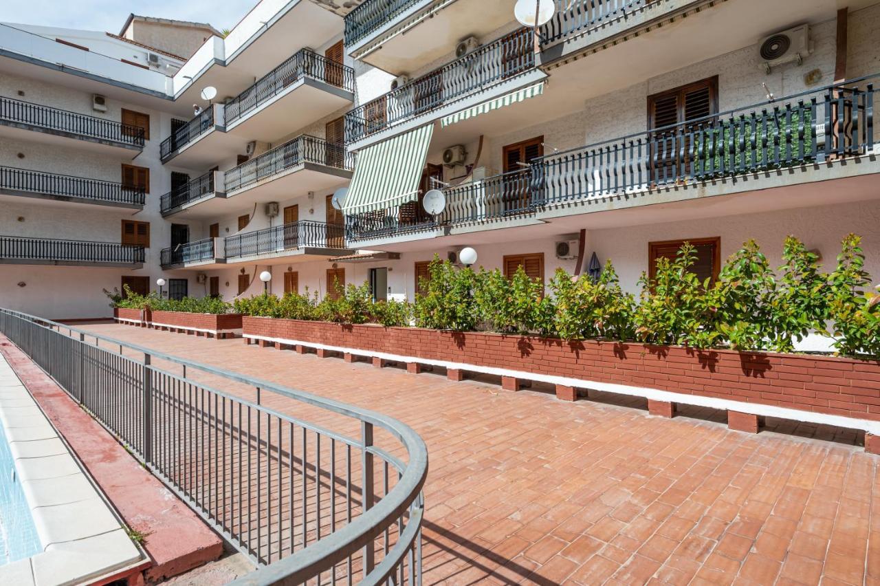 Naxos Charming Penthouse With Swimming Pool X6 Apartment Giardini Naxos Bagian luar foto