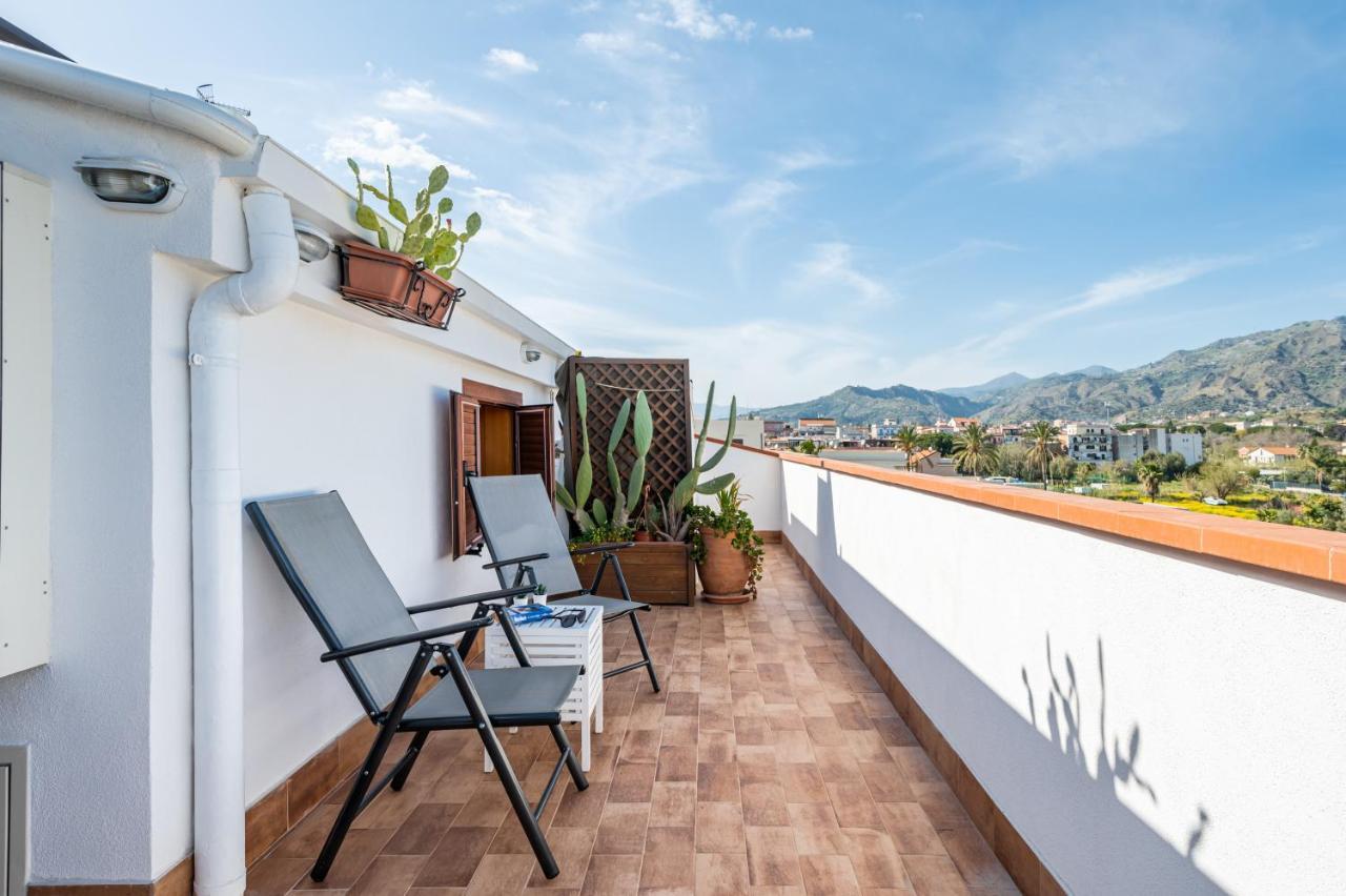 Naxos Charming Penthouse With Swimming Pool X6 Apartment Giardini Naxos Bagian luar foto
